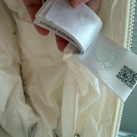 Moncler Pavin White Down Jacket - Picture 6 of 7